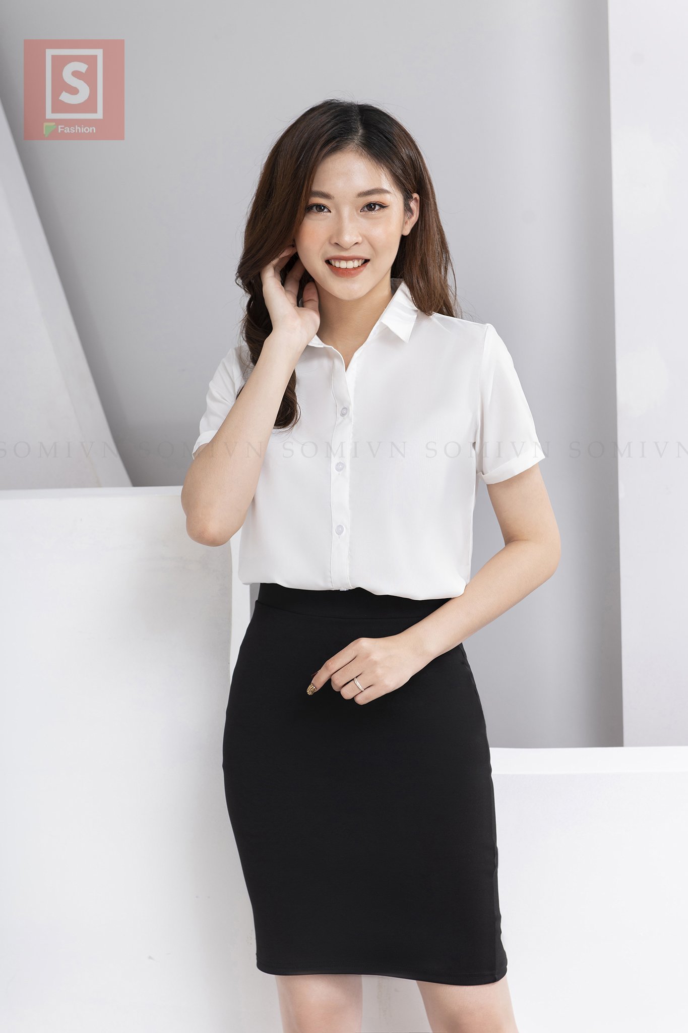 Áo sơ mi nữ ngắn tay công sở màu trắng - chất liệu lụa hàn - mềm mịn -không nhăn - không bai nhão -mặc là mê