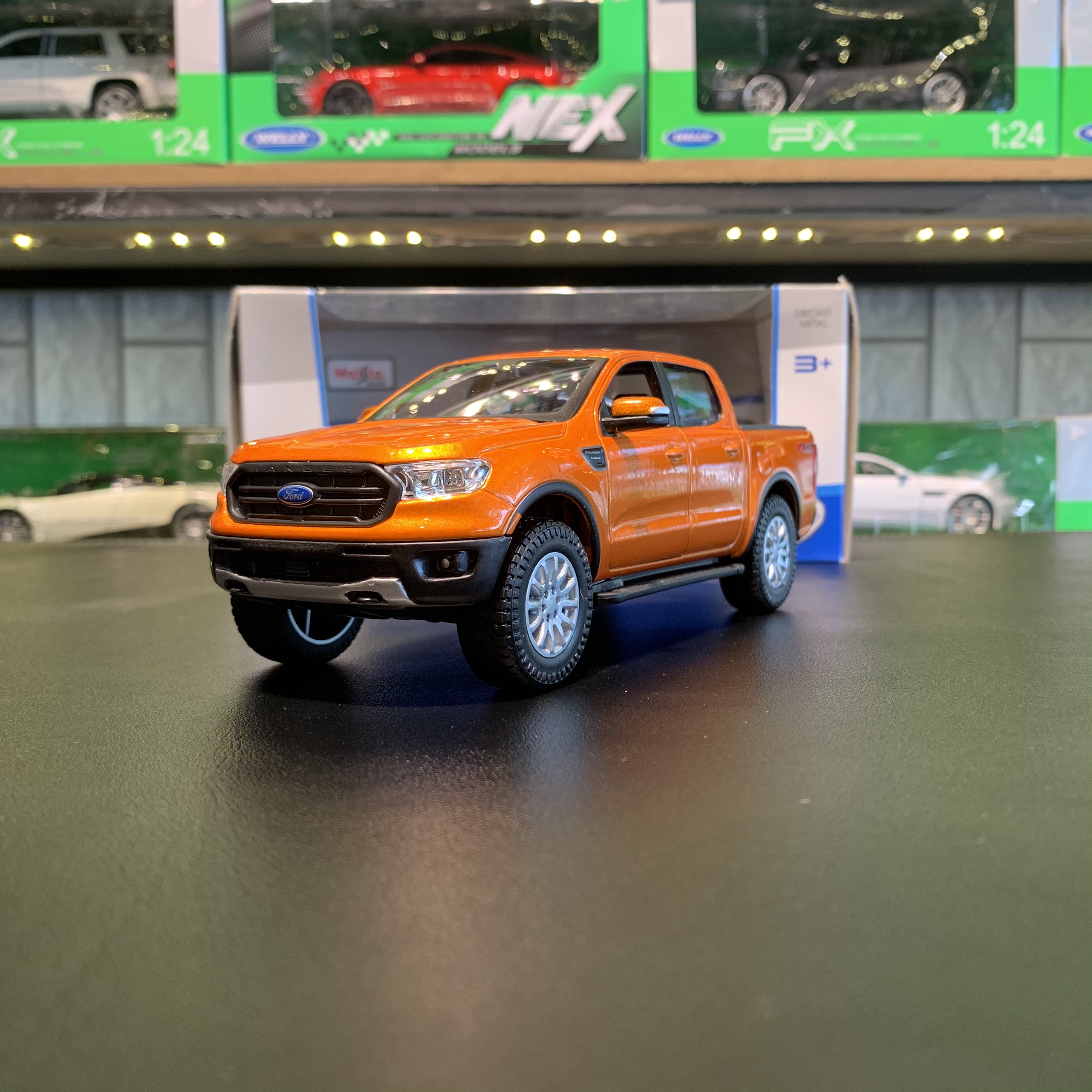 Xe mô hình trưng bày Ford Ranger 2019 tỉ lệ 1 27 hãng Maisto