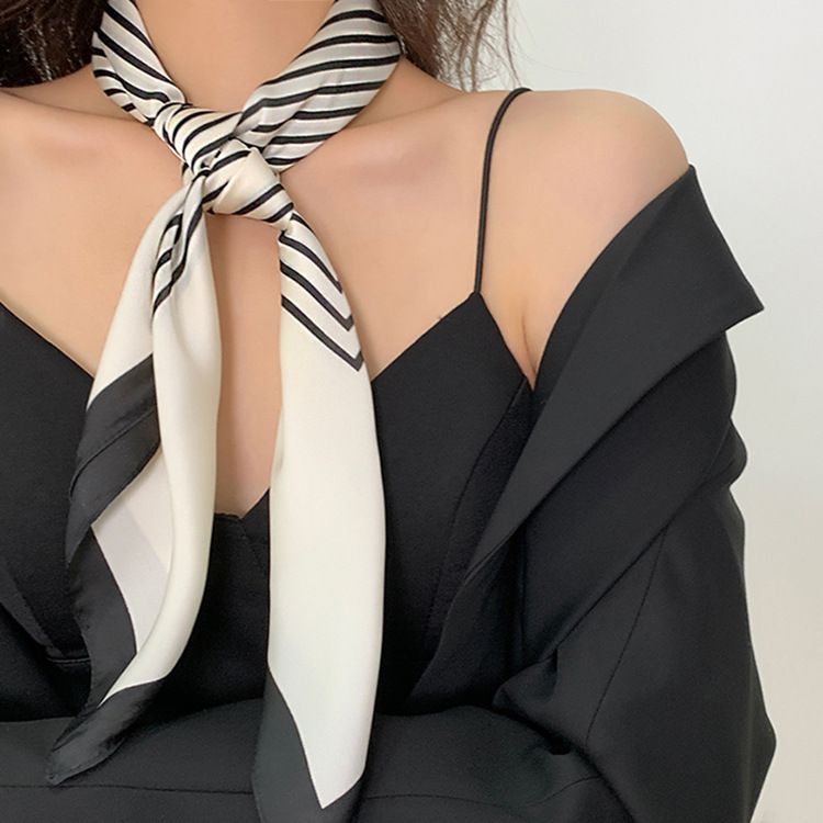 [MỚI NHẤT 2022][LOẠI 1]khăn lụa vuông họa tiết SỌC ĐEN NỀN TRẮNG - choàng cổ cao cấp 70x70cm Khăn bandana lụa ThyThy, áo yếm