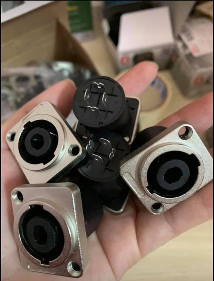 Jack speakon cái mặt nhôm, giá 1 cái