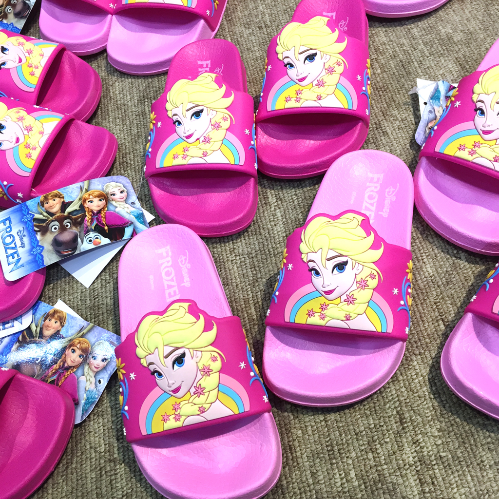 [Top Sale] Dép elsa cao cấp chính hãng cho bé gái thương hiệu Cartoon Agency Thái Lan, chất liệu đẹp, bền, nhẹ, mềm mại và êm chân, thiết kế tinh tế, dễ dàng di chuyển và phối đồ