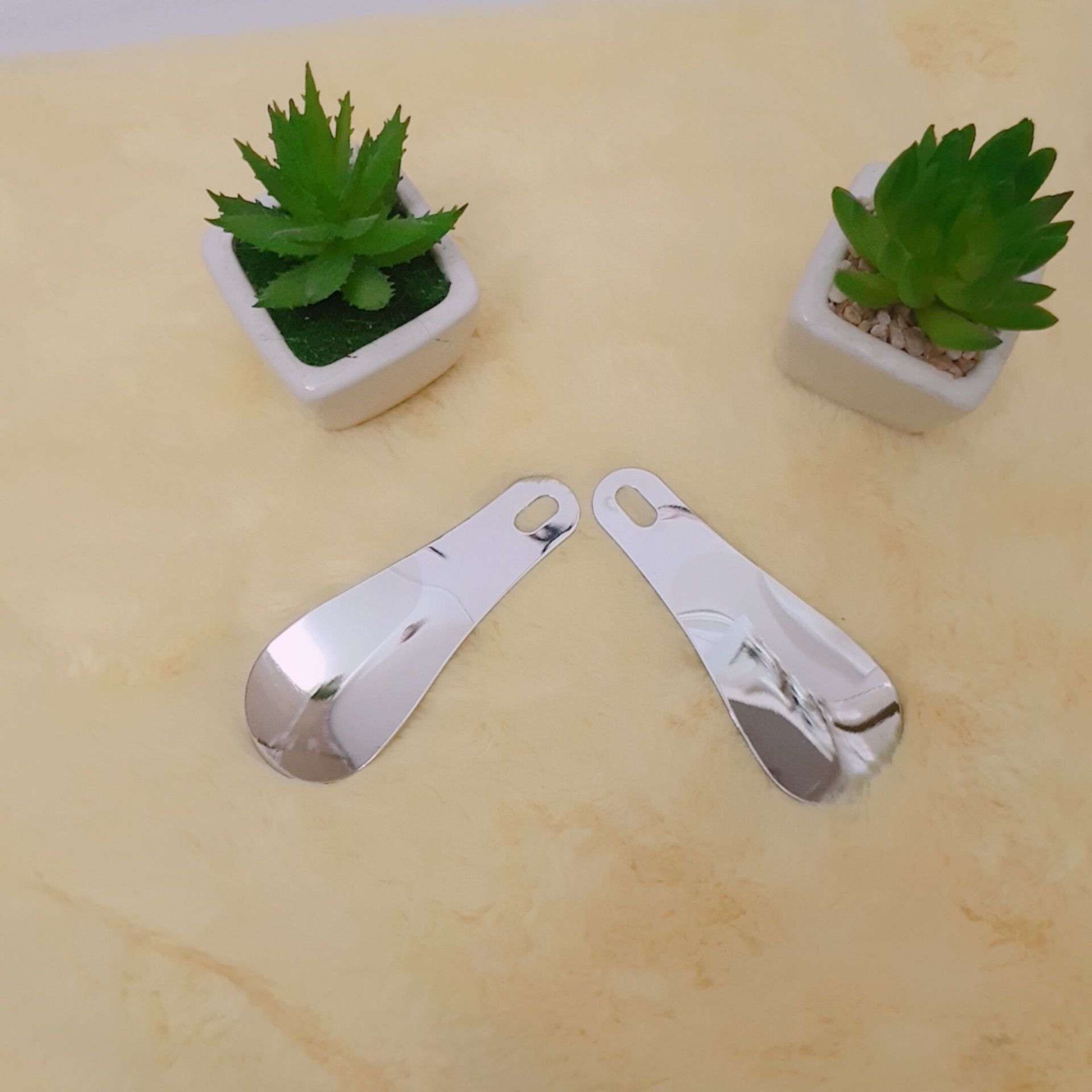 Cây xỏ giầy 10cm bằng thép không gỉ cao cấp, dùng bền tiện mang theo cùng móc khoá, phụ kiện giày tây, giầy thể thao không thể thiếu