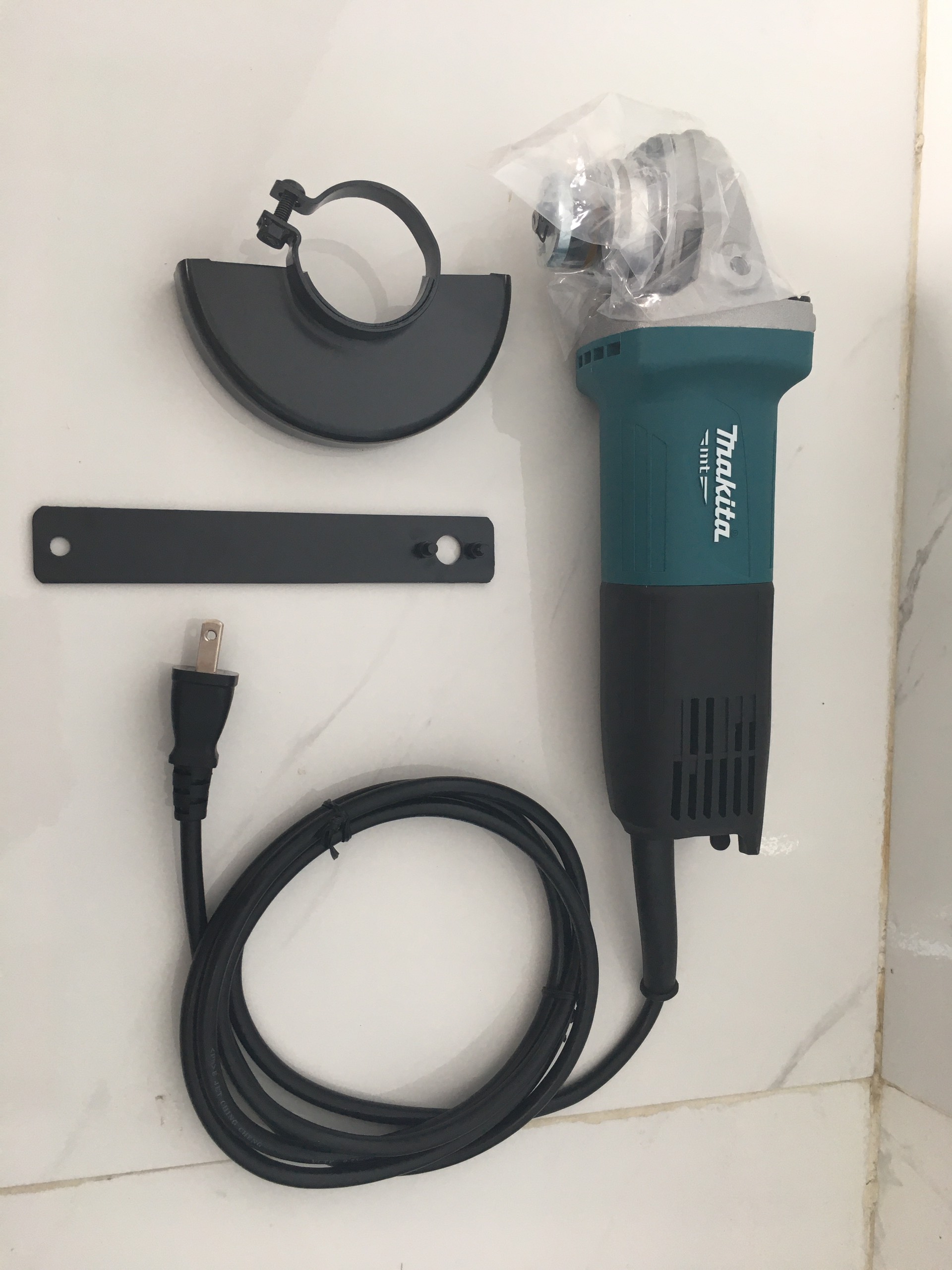 Máy mài góc makita m9512b - máy cắt sắt, cắt gạch, chà nhám, đánh bóng
