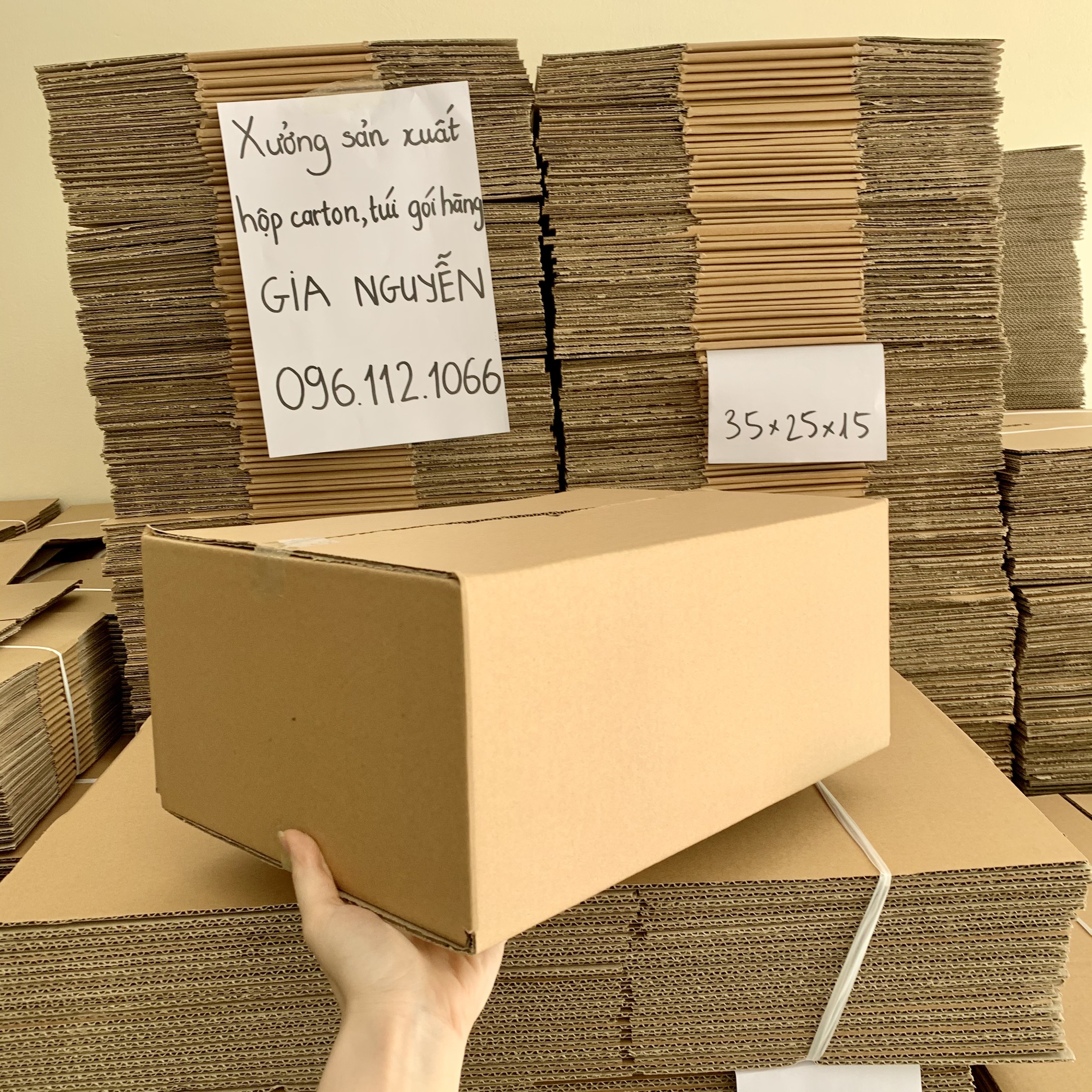 10 Hộp gói hàng quần áo, tài liệu 35x25x15 chất liệu bìa carton 3 lớp