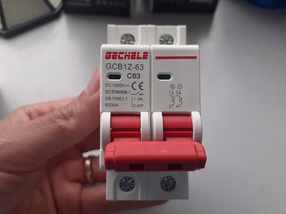 Bộ ngắt mạch dc 1000v 2p 16a ghechele cb 1000v dc