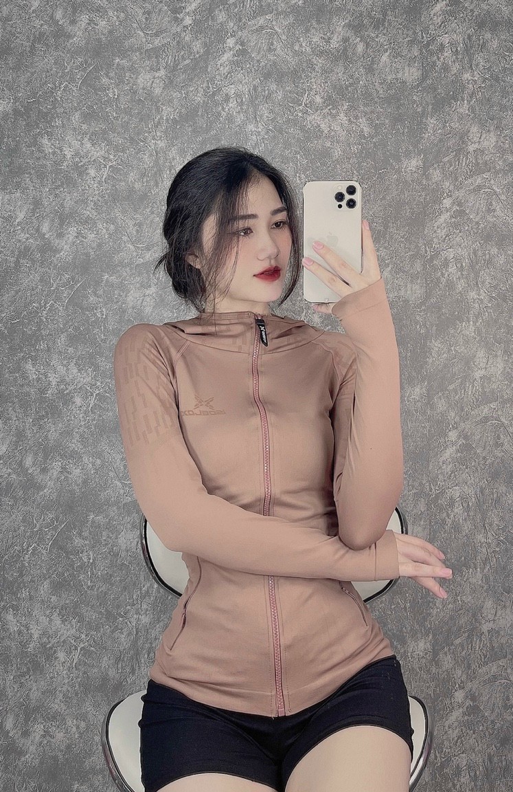 Size m l xl. áo khoác nữ ôm body . áo khoác nữ. áo khoác thể thao nữ ôm body tập gym, yoga.