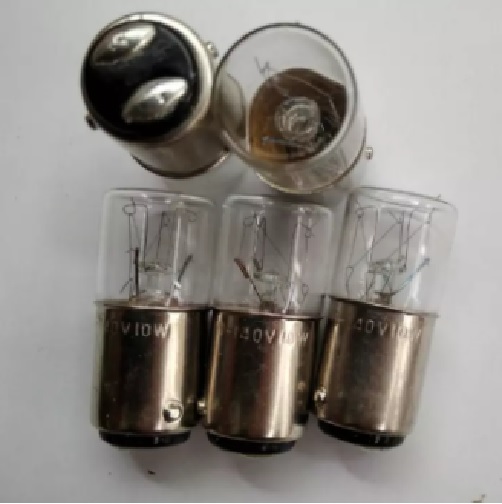 Bóng Đèn Sợi Đốt Đầu Phẳng 110-140V 10W Đuôi Gài 15mm TIẾP XÚC ĐÔI BA15D