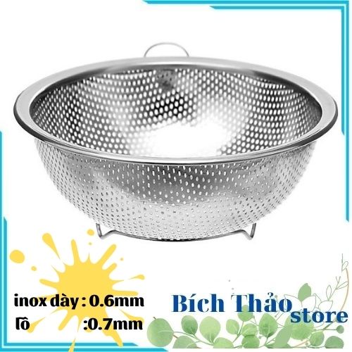 Rổ inox 28cm sáng bóng , kích thước lỗ nhỏ có thể dùng để ray hay lược... cũng có thể đựng rau củ quả.