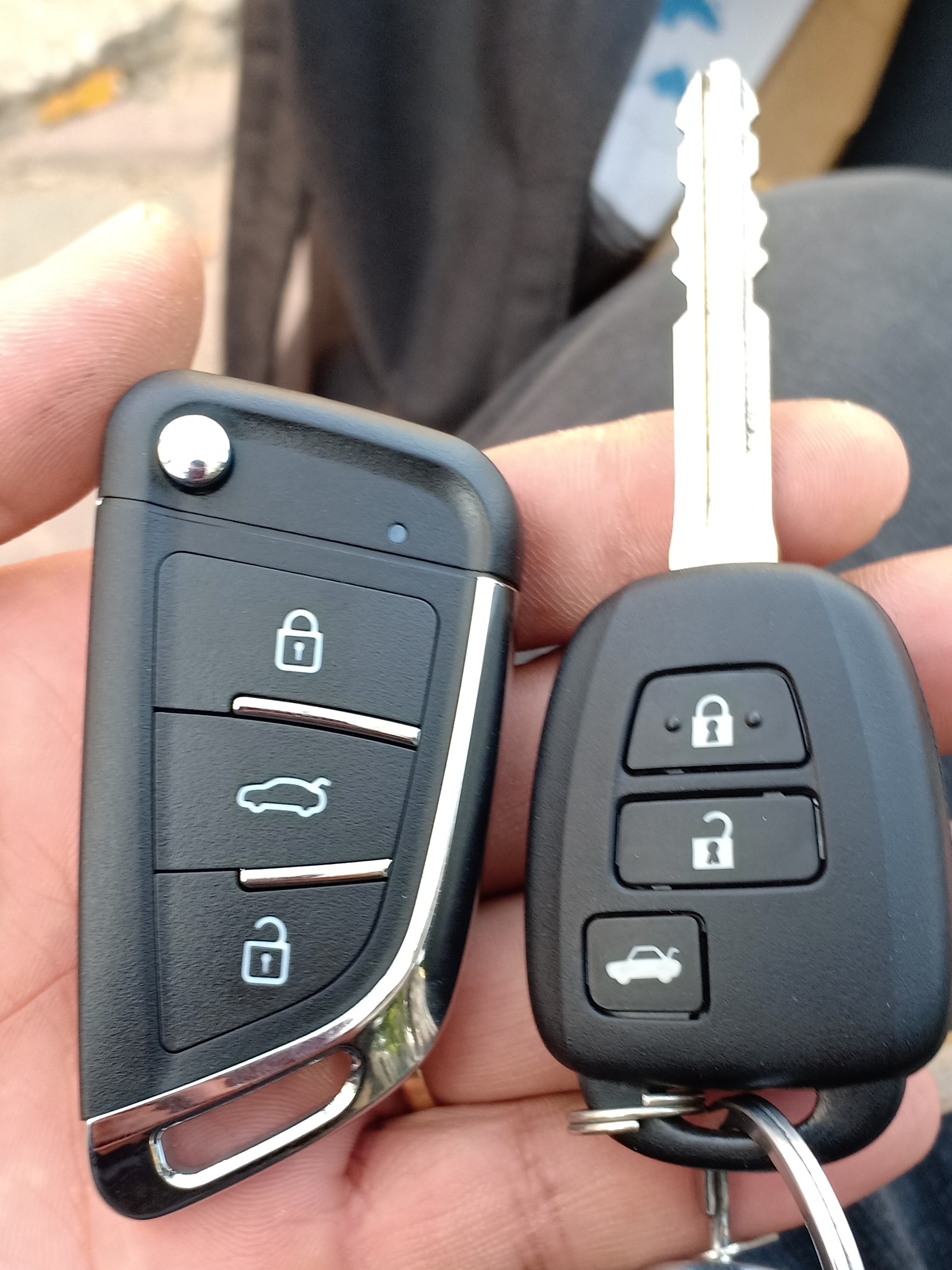 Chìa khóa gập toyota vios