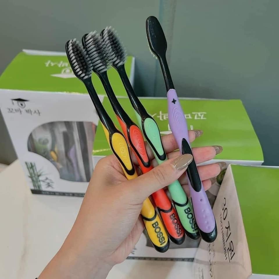Hộp 30 bàn chải đánh răng Bossi Hàn Quốc - Bàn chải than tre hoạt tính