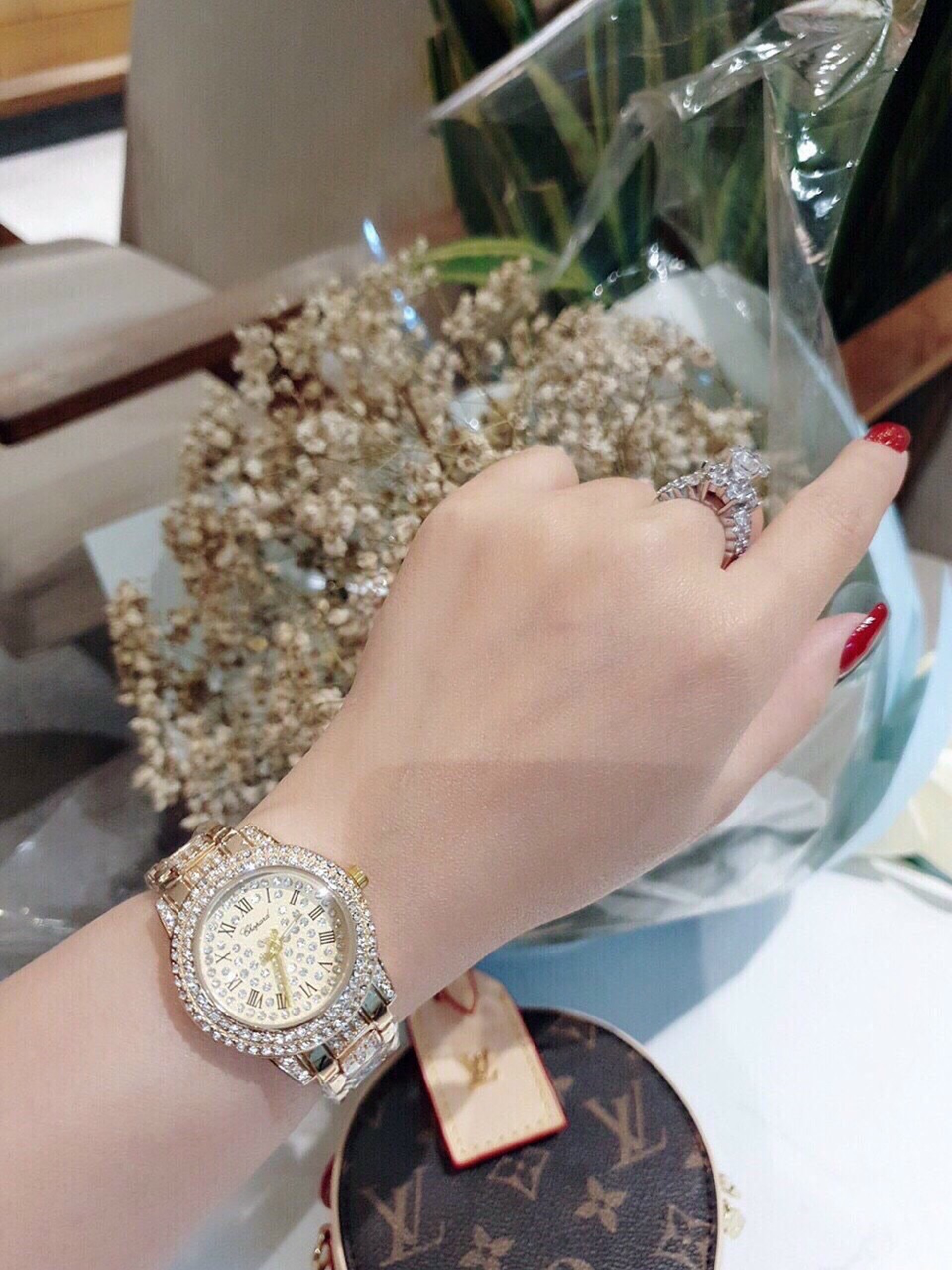 [FRRE SHIP] Đồng hồ nữ CHOPARD Đính đá sang trọng sành điệu Z012.