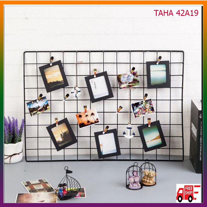 Khung lưới sắt trang trí ảnh kt 35x45cm KS01 TAHA 42A19. Chất liệu sắt phun sơn tĩnh điện chống gỉ.