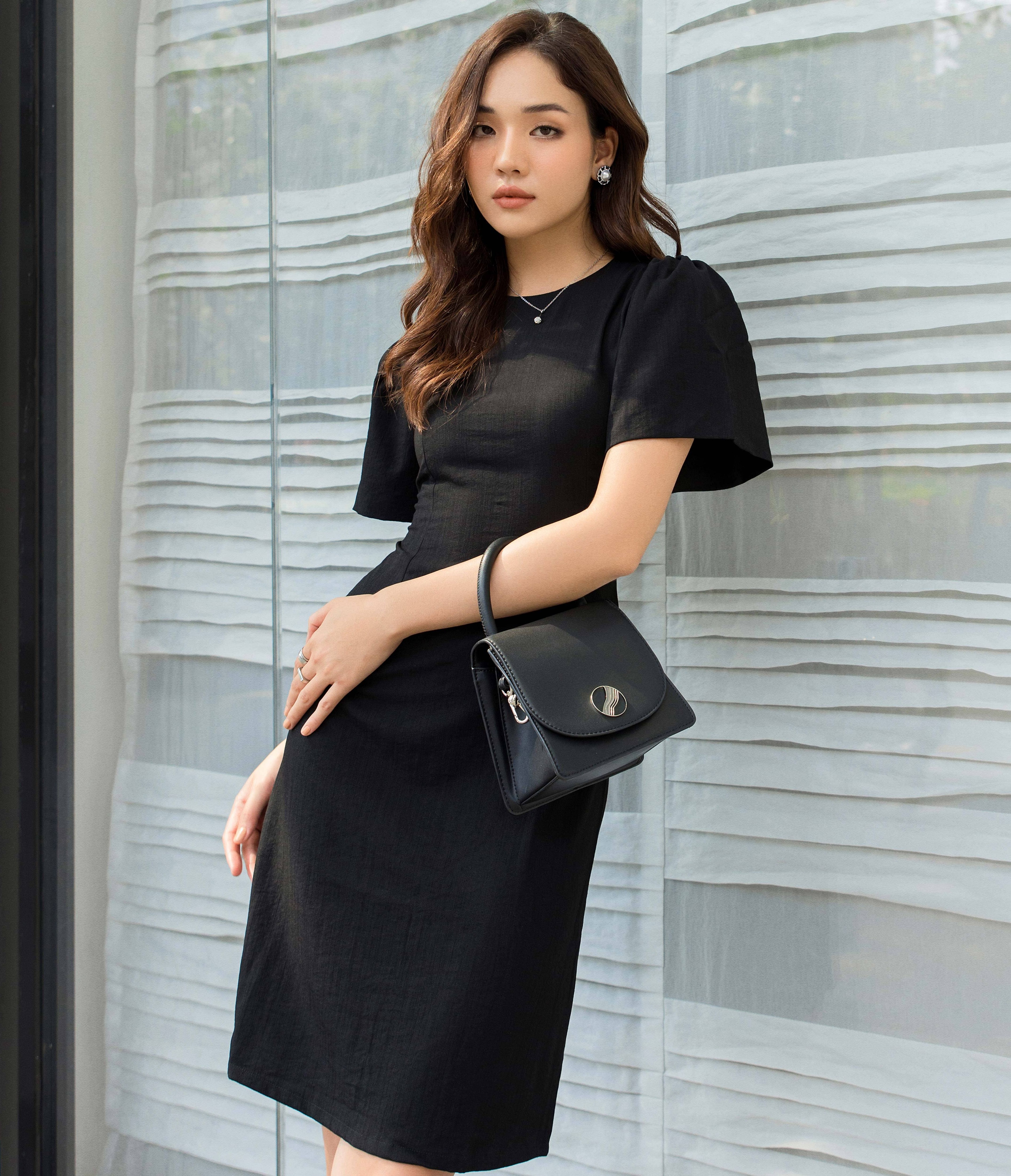 Đầm mini tay phồng - đen