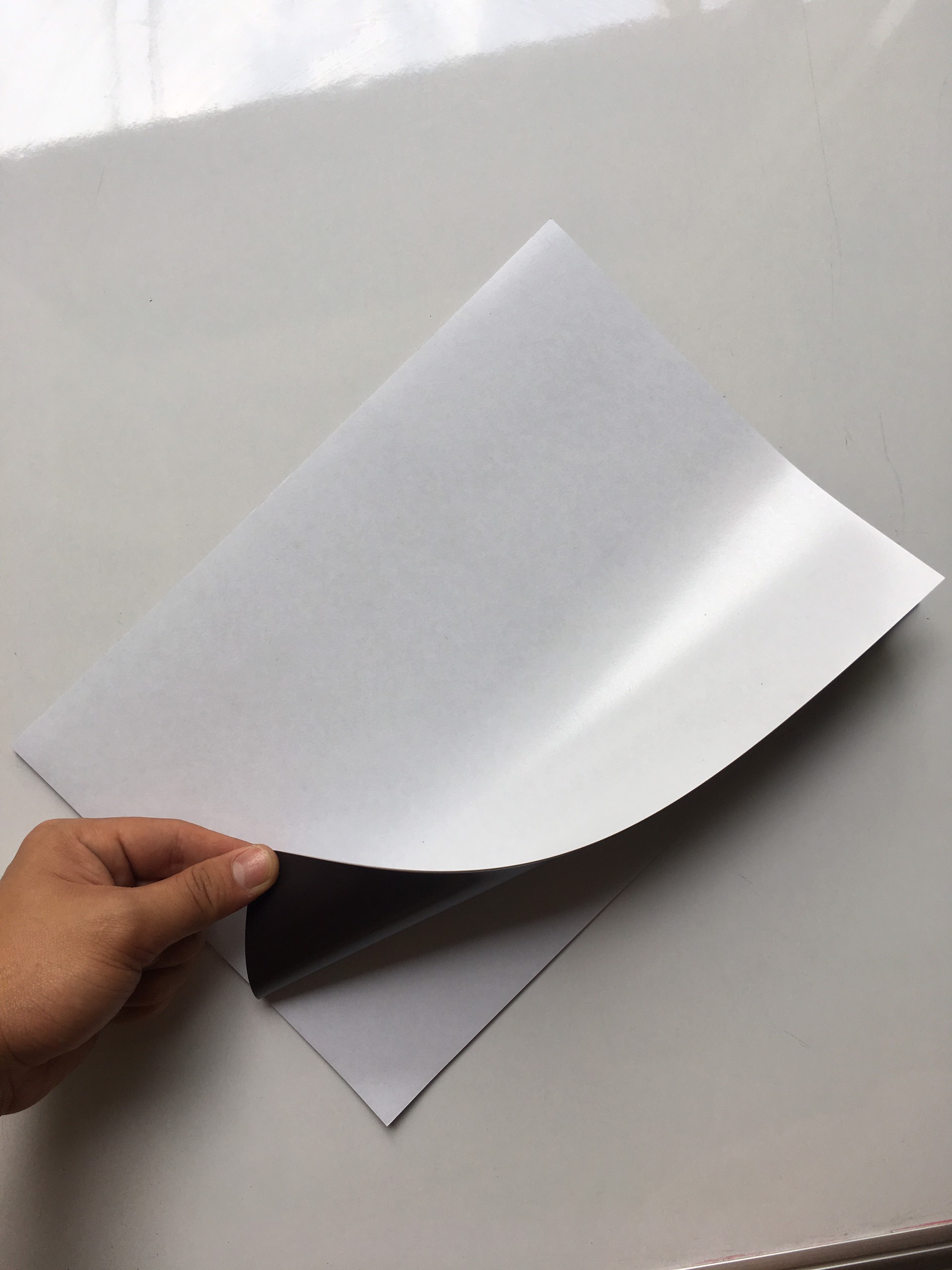 [HCM]Tấm A4 0.5mm có keo một mặt nam châm mặt còn lại phủ băng keo 2 mặt nam châm lá có keo