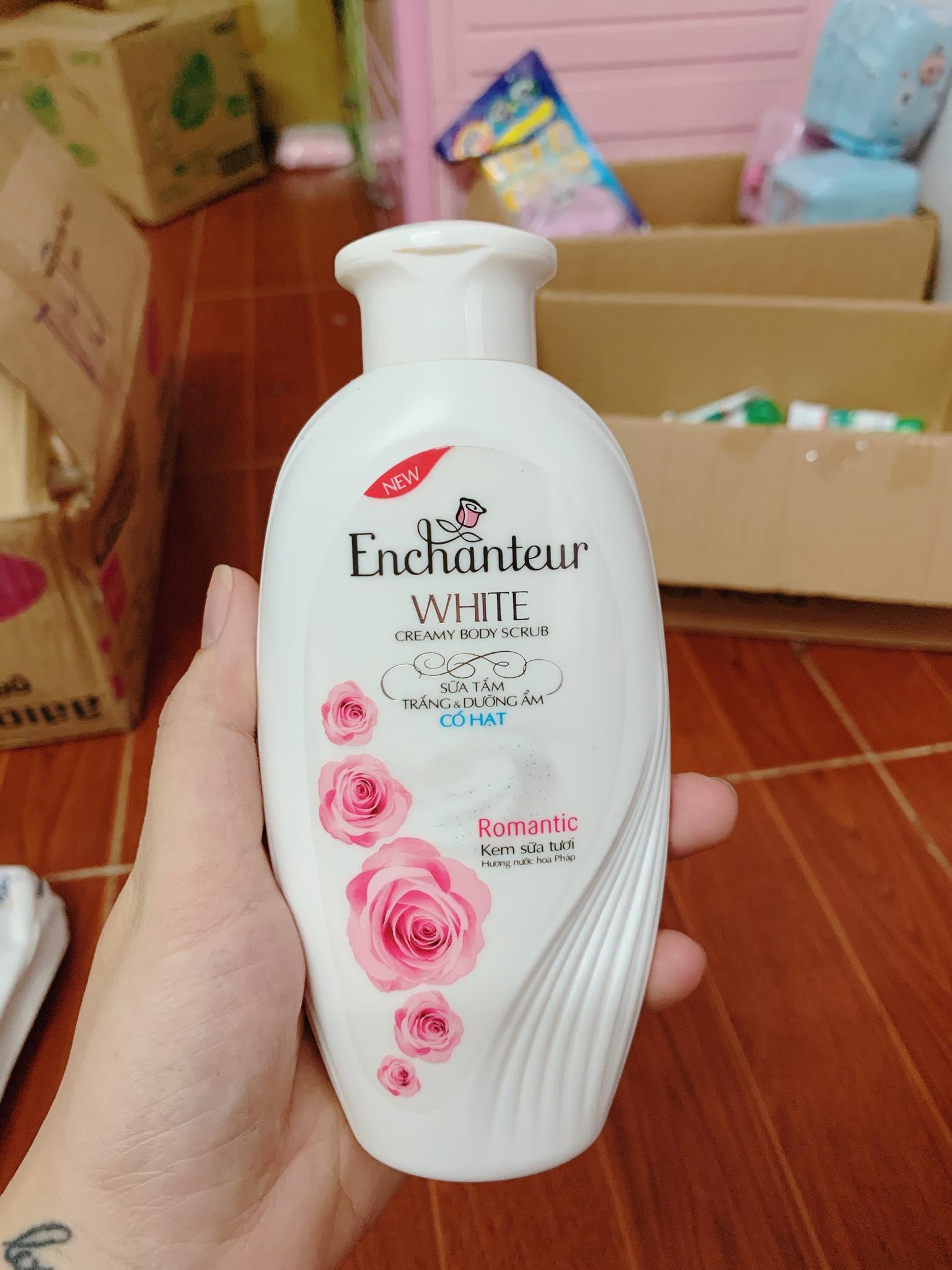 Sữa tắm có hạt kem sữa tươi enchanteur 180g