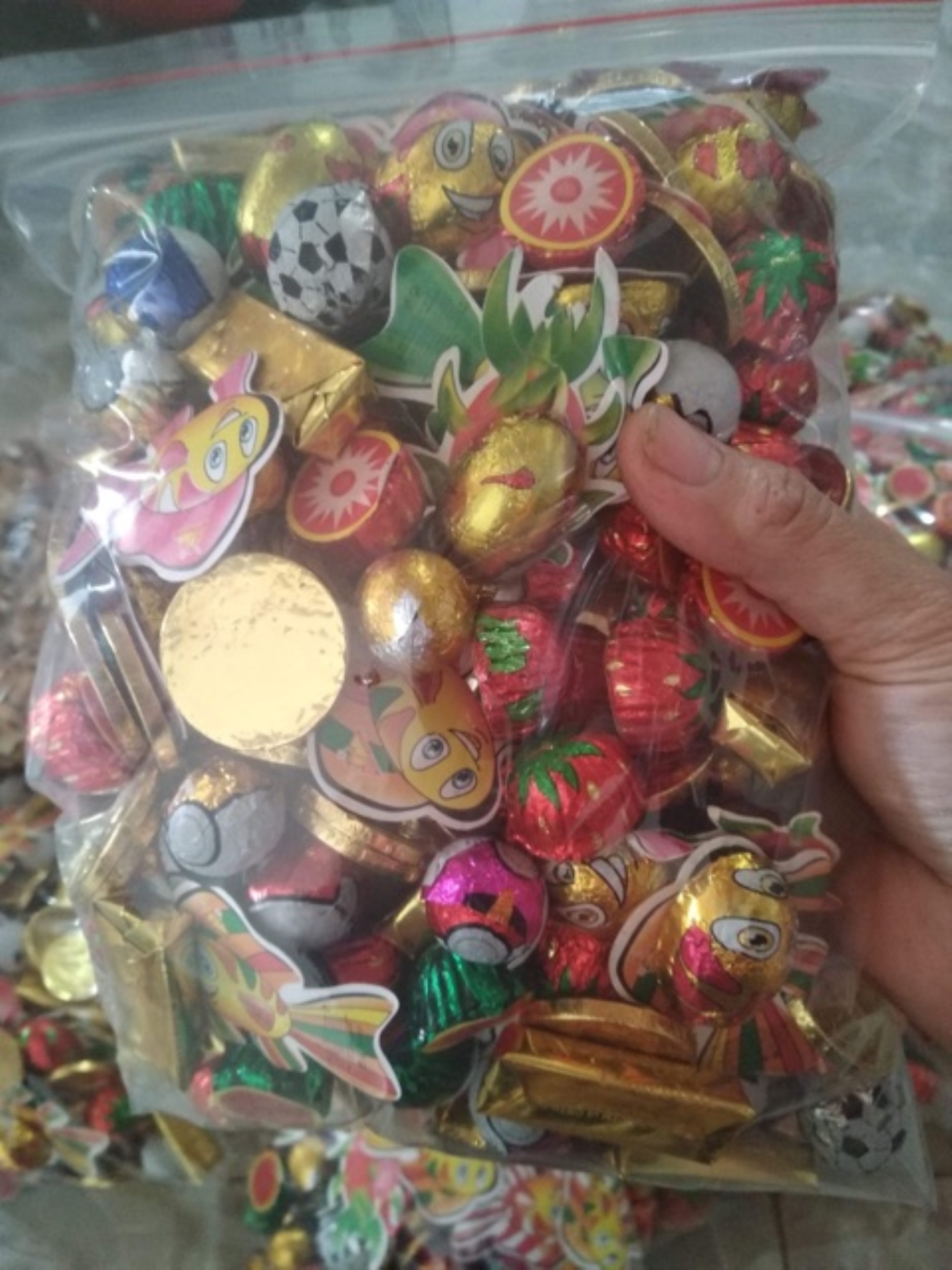 【sẵn sàng】 2kg sôcla mix hình siêu ngon