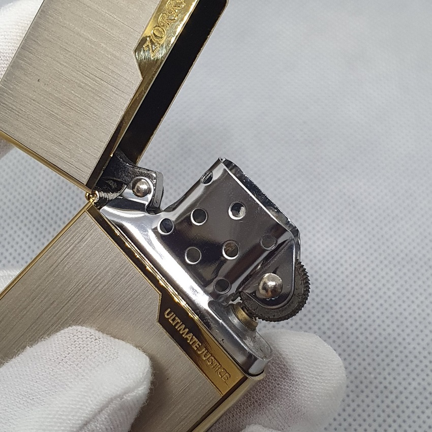 Bật lửa xăng đá  zorro Ultimate Justice cao cấp 2 mộc đáy