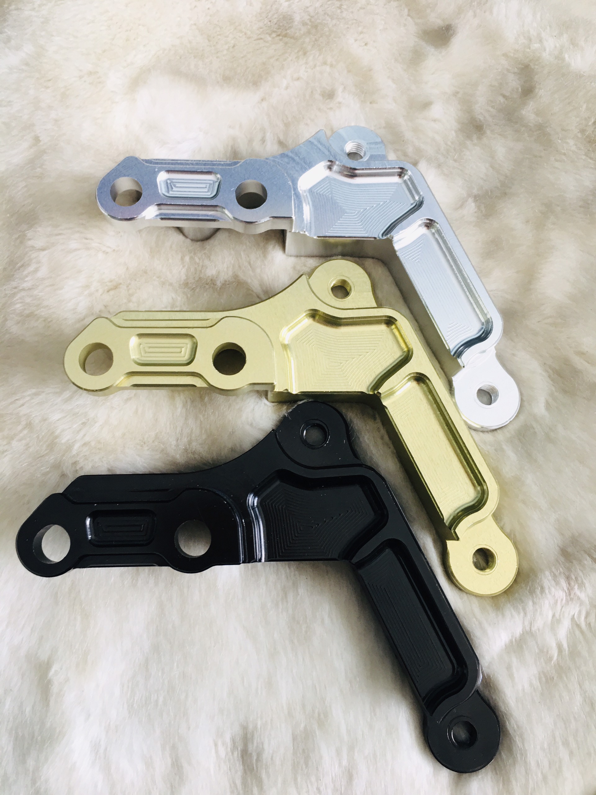 Pát TRƯỚC vario 4piston size đĩa 260/267 gắn cho heo 4pis mẫu Brcmbo-ADline-Prando-MOD 4pis màu [đen-vàng-trắng]