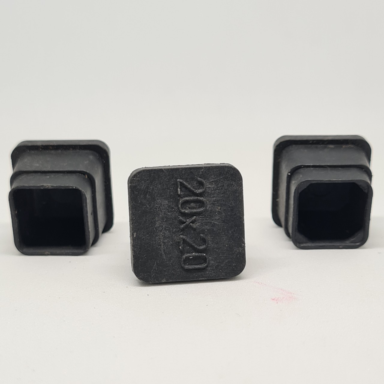 10 chiếc nắp chụp hôm, bịt trong 20x20 núm, chụp, nút cao su bịt chân bàn, ghế, hộp sắt, bịt âm