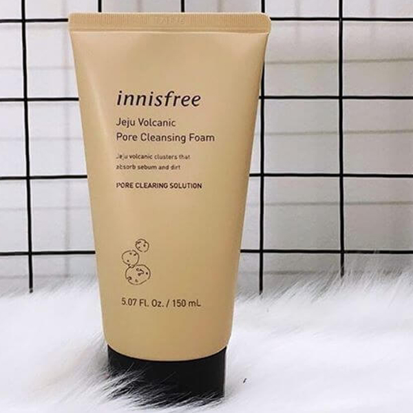 [HCM]Sữa rửa mặt đá tro núi lửa innisfree Volcanic Pore Cleansing Foam Ex 150ml - HALIDO