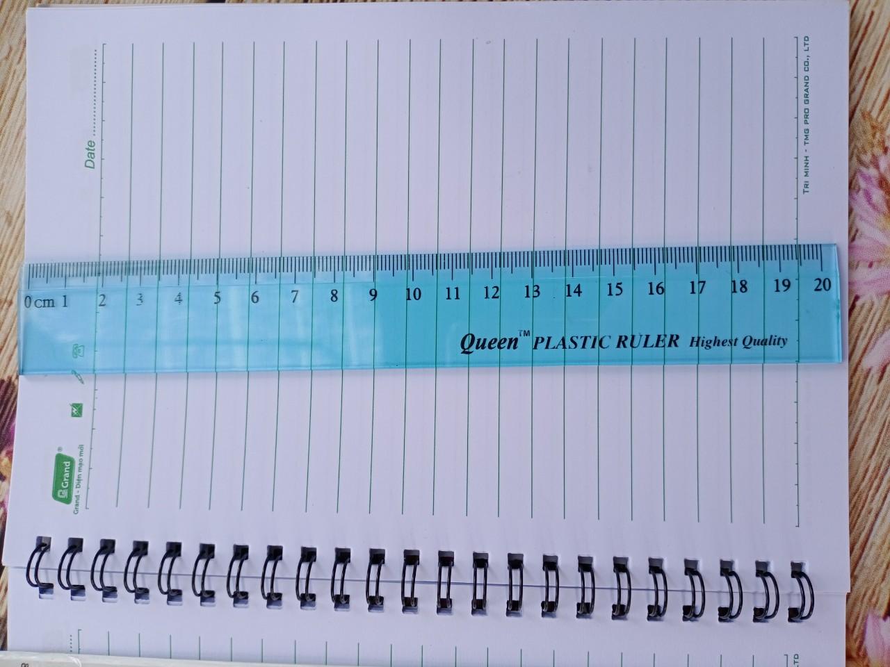 Thước kẻ mica Queen 20cm