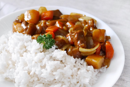 CÀ RI GÀ (KHÔNG CAY) ÔNG CHÀ VÀ ĂN LIỀN - HÂM NÓNG TRONG 3 PHÚT - PHẦN ĂN HOÀN CHỈNH (CÓ THỊT THẬT) DÀNH CHO 1-2 NGƯỜI