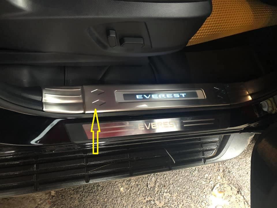 Ốp bậc cửa trong cao cấp cho xe Ford Everest 2017-2019