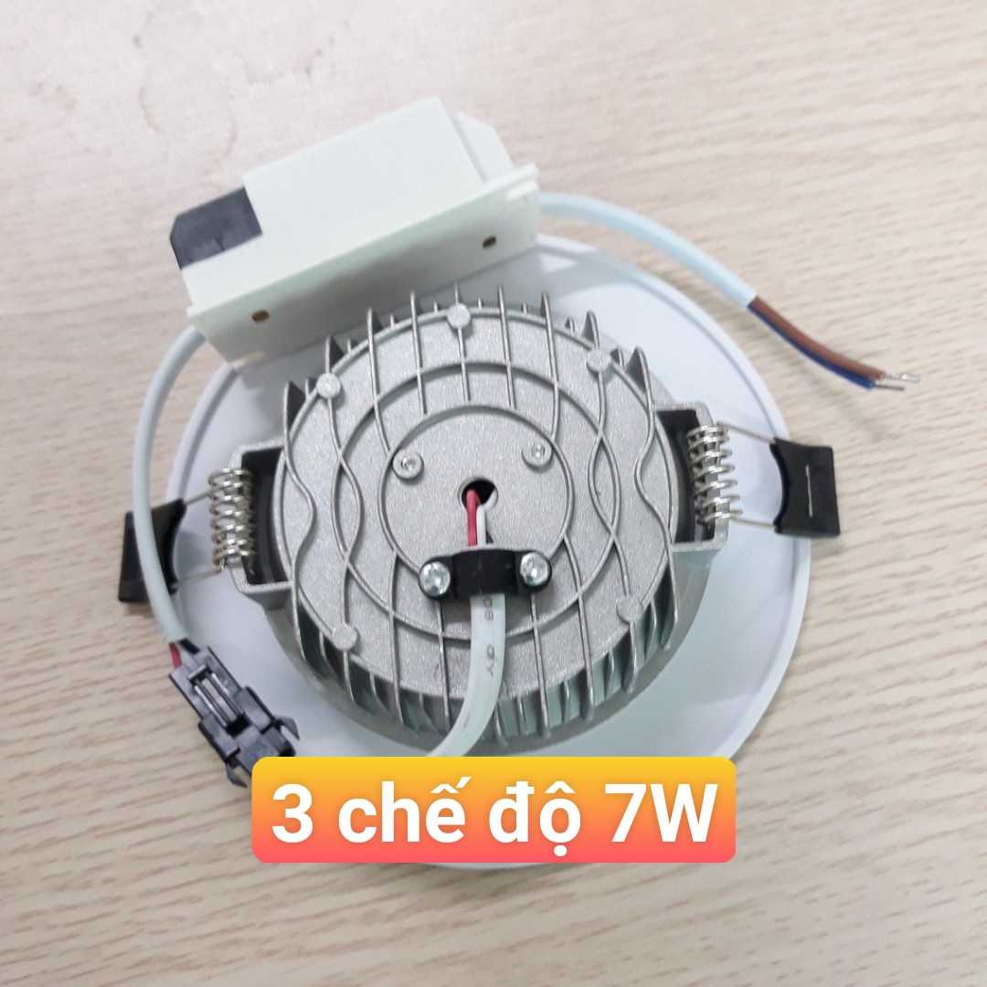 Đèn âm trần 7w 3 chế độ sáng viền vàng