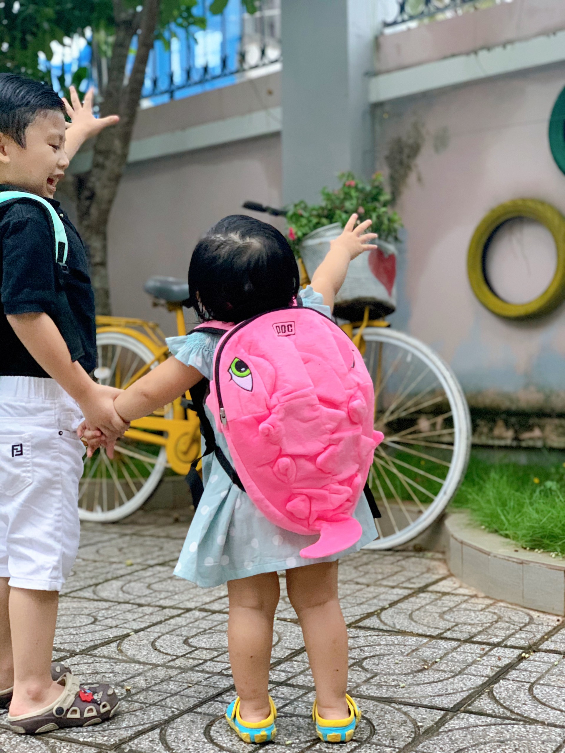 ( Loại bé) Balo khủng long vải nhung màu Hồng, loại cho bé