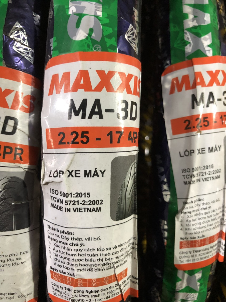Vỏ lốp Maxis có ruột săm 3D 225-17 trước Dream Wawe