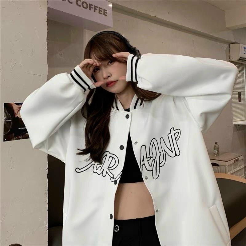 Áo khoác dù bomber in chữ nút bấm lên hình cực xinh