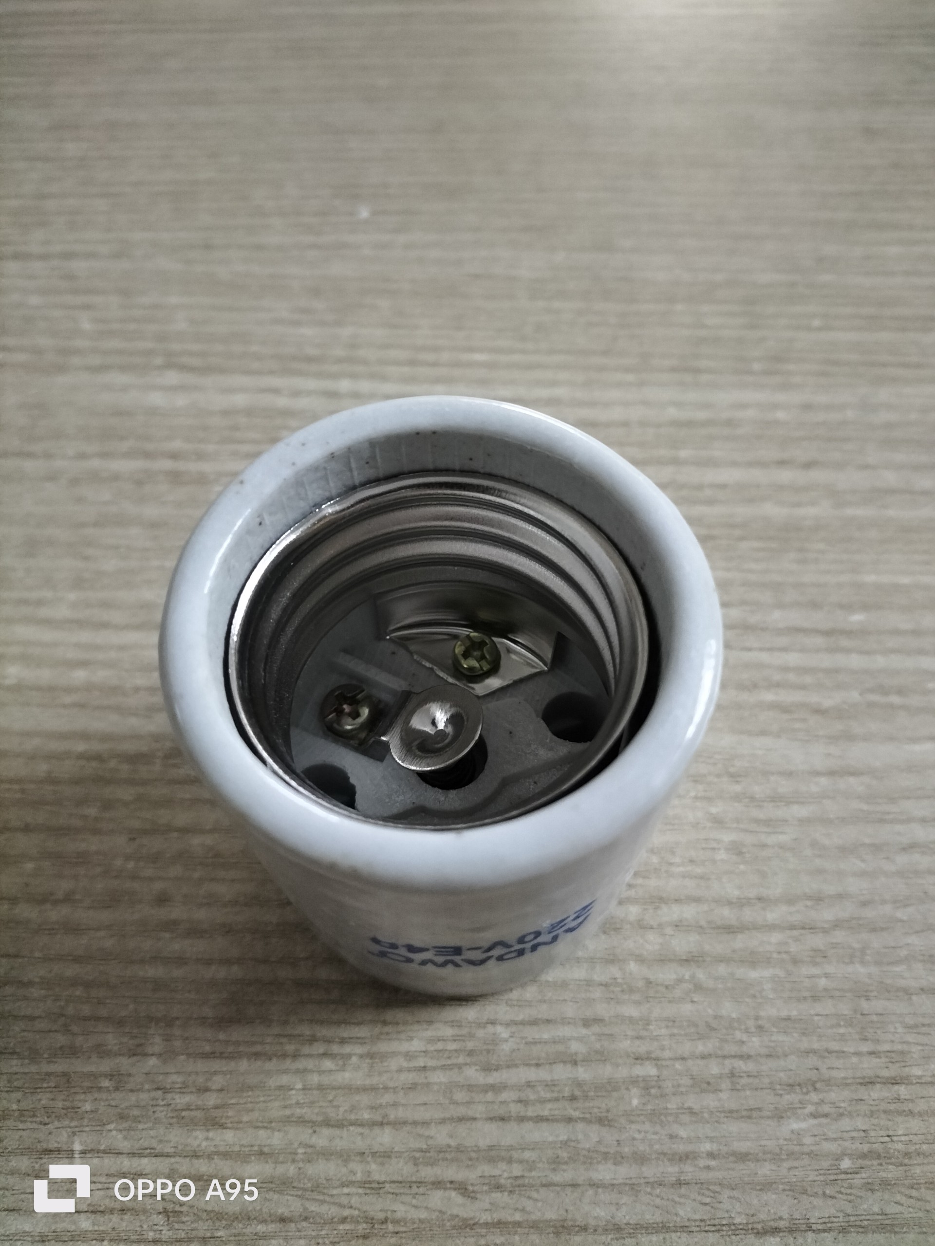 Đui đèn E40 bằng sứ cao cấp