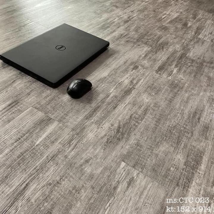 1m2 sàn nhựa giả gỗ tự dán