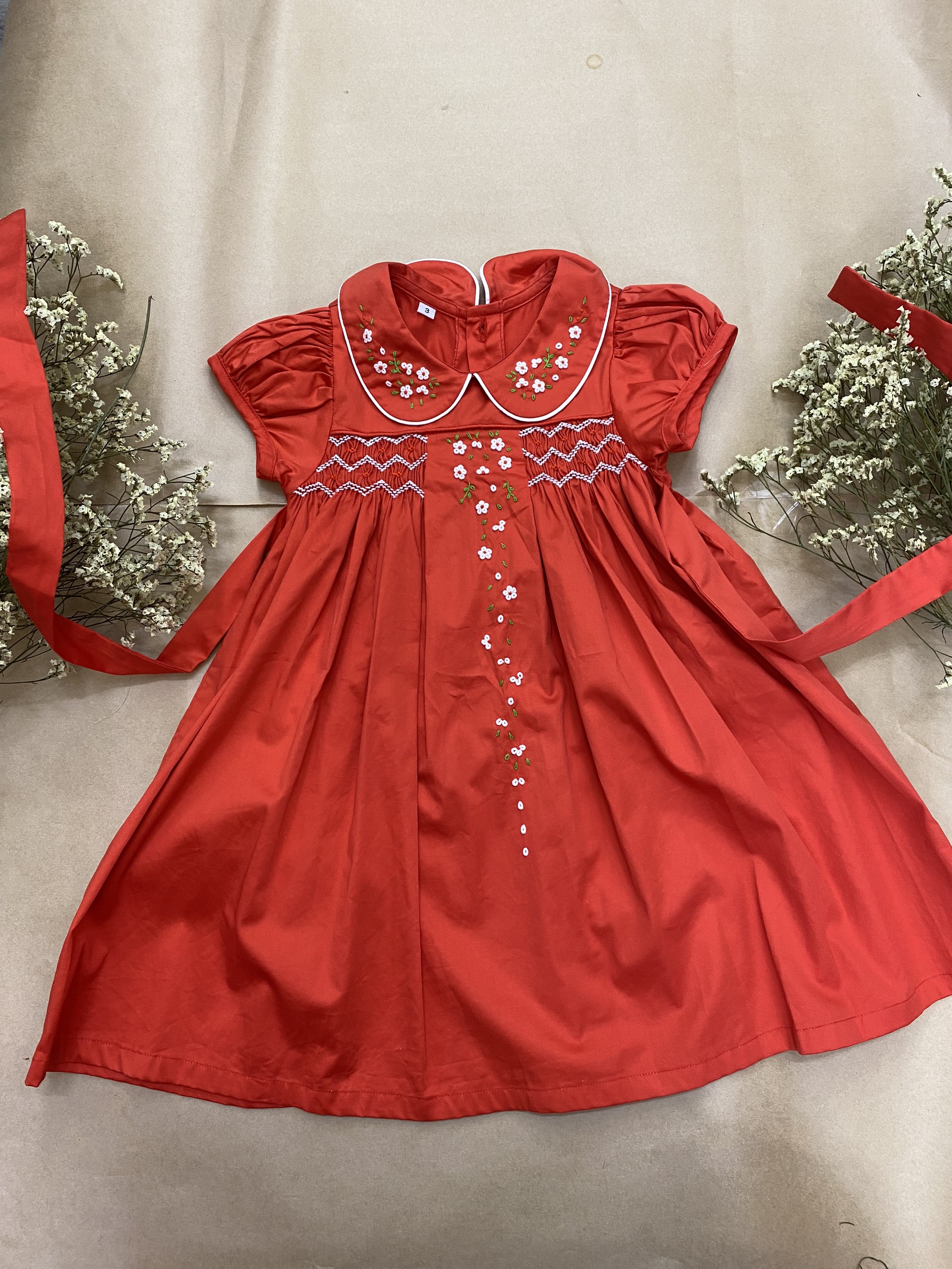 Đầm Smock thêu tay bé gái Mint Baby Đỏ