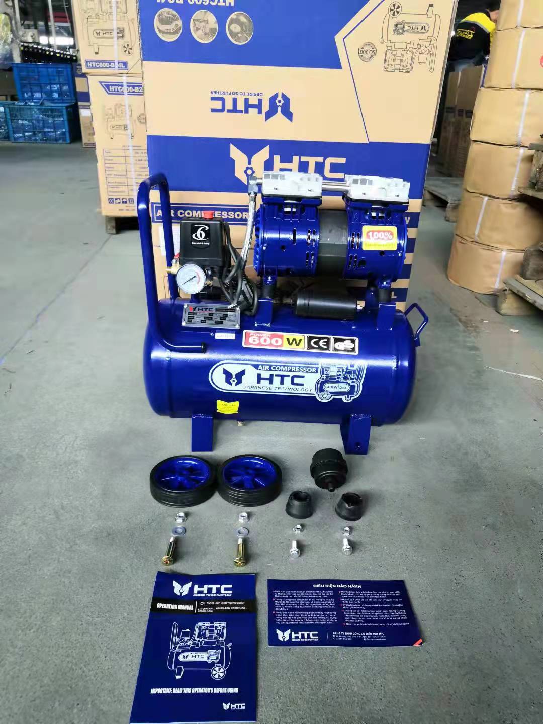 Máy nén khí motor đồng không dầu bình 24l,cs600w,tốc độ 1450v/phút, hiệu htc htc600-b24l