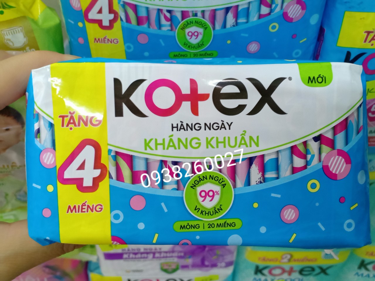 Băng vệ sinh Kotex Hàng Ngày Kháng Khuẩn 20+4 miếng/gói