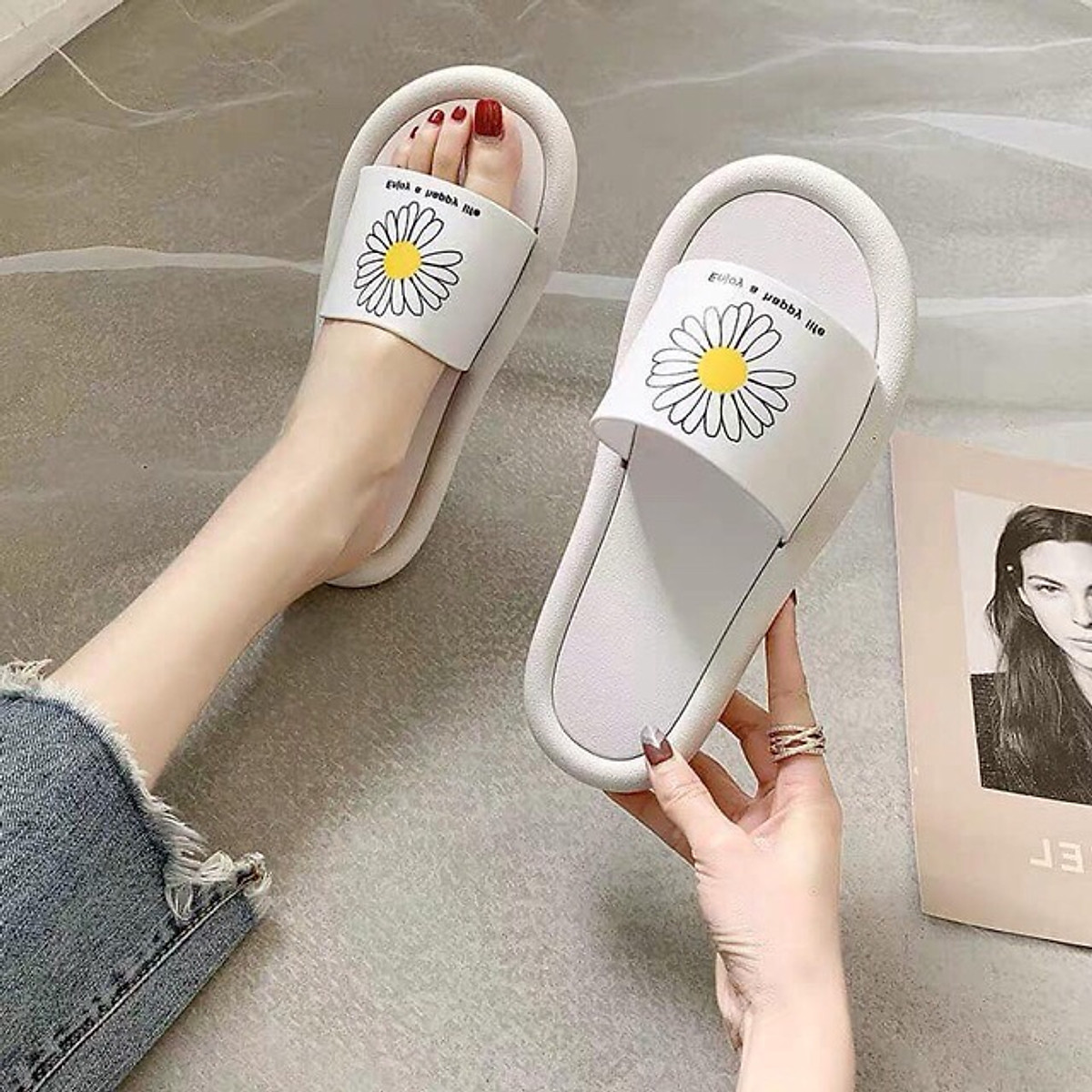 Dép quai ngang nữ hình hoa cúc nhiều màu - QASHOES