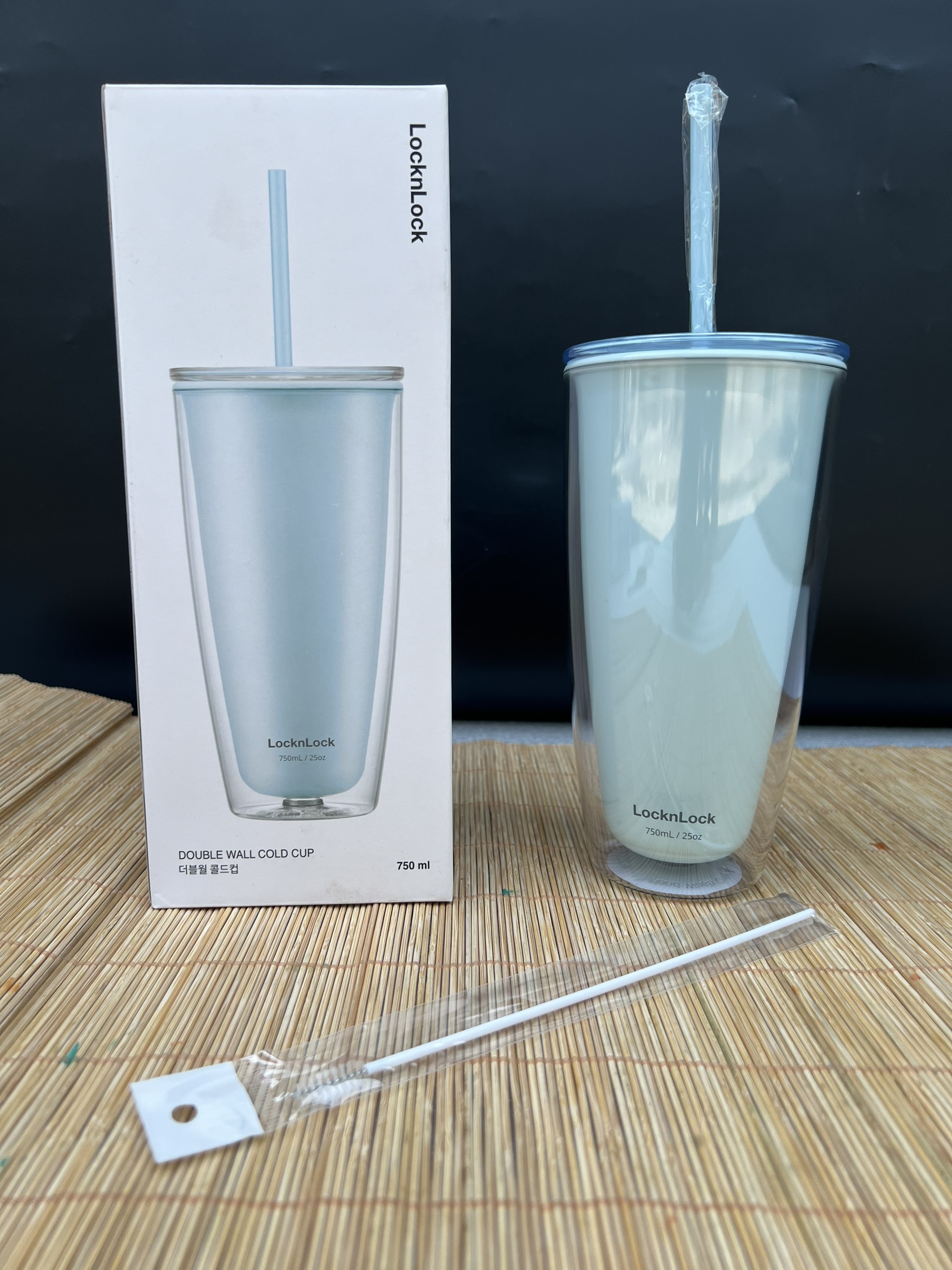 Ly nhựa 2 lớp kèm ống hút lock lock 750ml