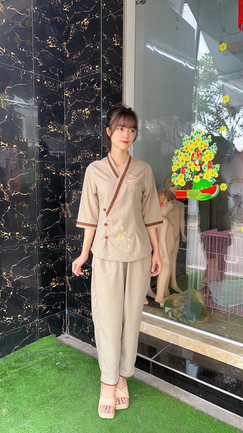 Đồ lam đi chùa - Cổ chéo nút bọc