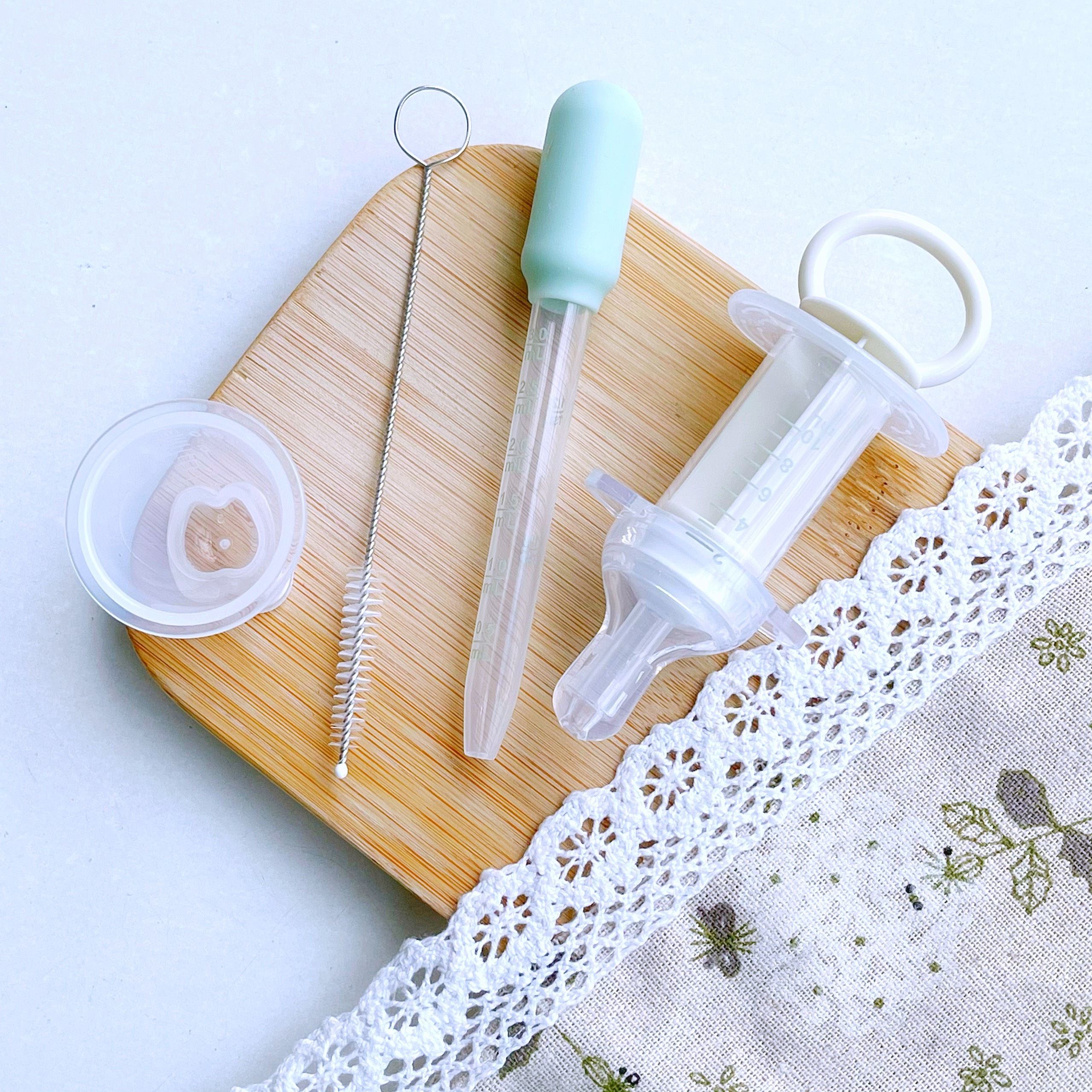 Dụng cụ uống thuốc cho bé emma kids