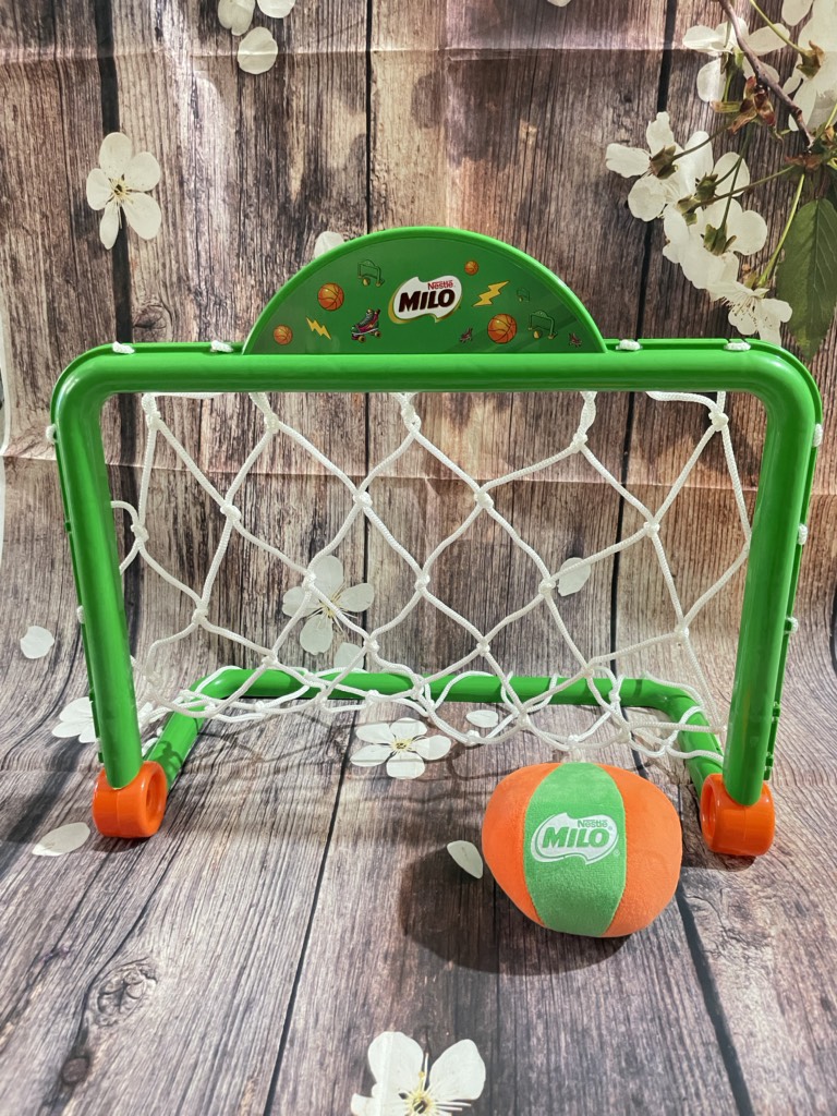Bộ khung thành màu xanh lá kèm bóng nhồi bông hkm milo - khung thành kèm bóng cho bé mê bóng đá, thể thao