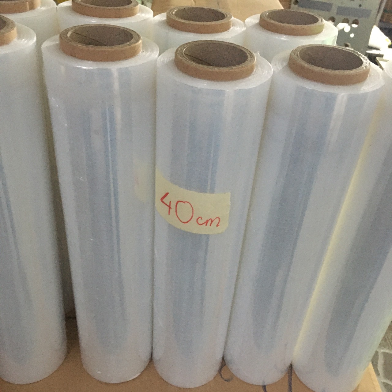 Màng quấn dài 40cm tiện lợi, dẻo dai dùng bọc hàng hóa, quấn đồ gỗ, bọc hàng nội thất chống trầy xước , bụi bẩn