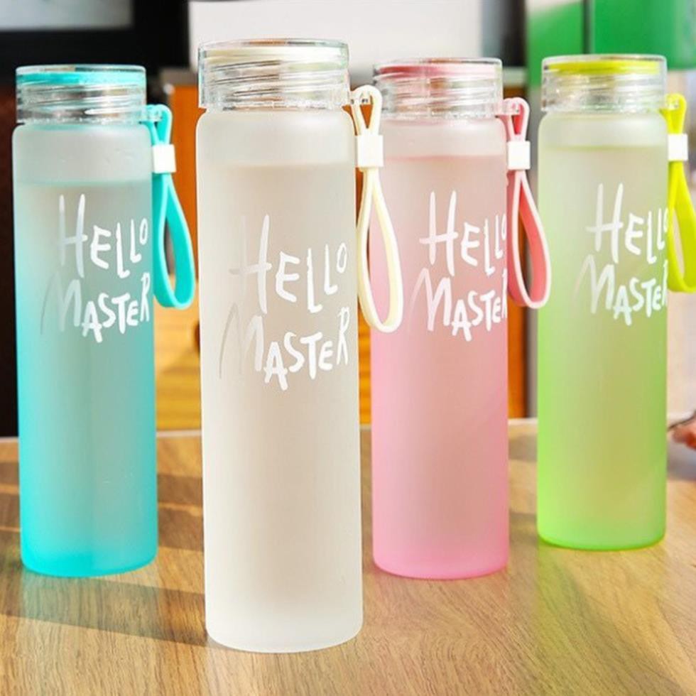 Bình nước thủy tinh in chữ hello master - bình đựng nước thủy tinh có dây xách- bình hello master