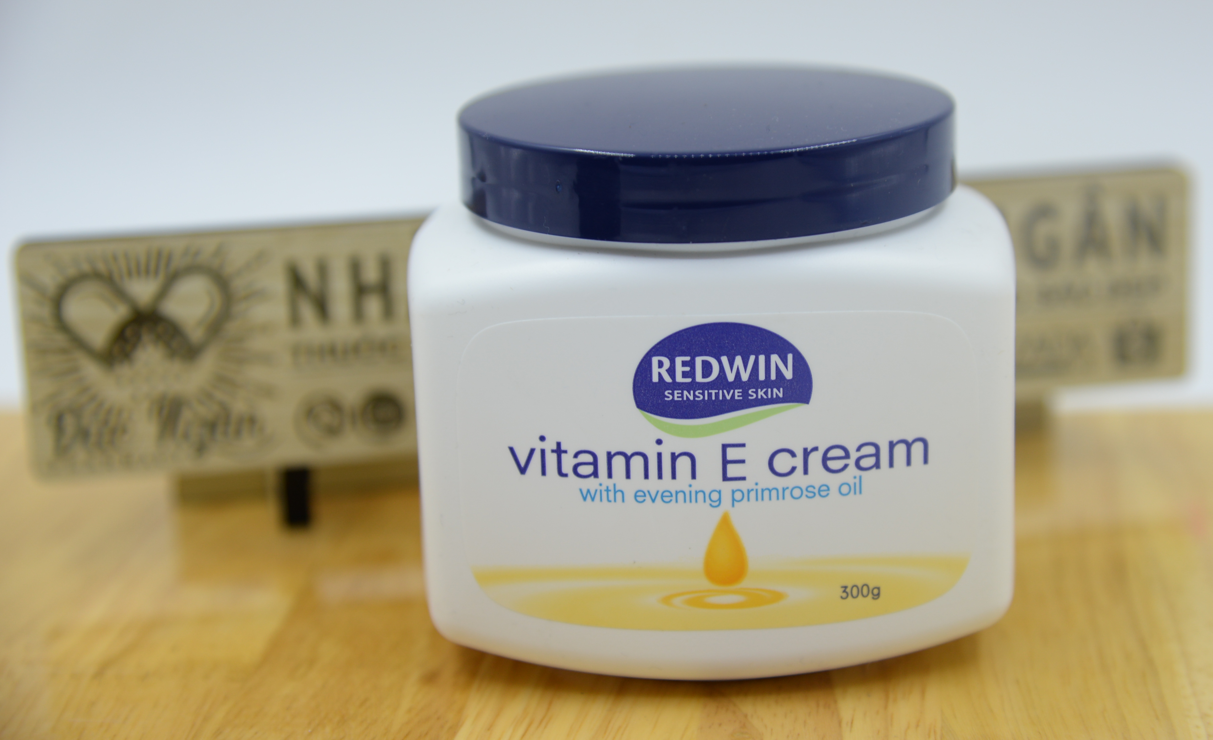Kem Dưỡng da mềm mịn Redwin vitamin E Cream 300g