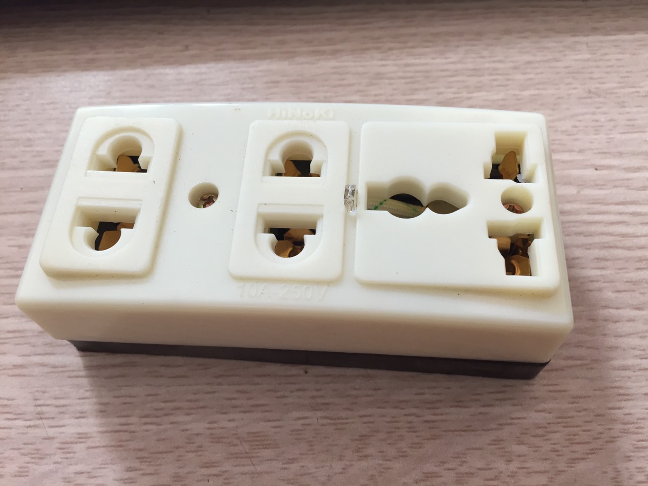 Ổ cắm ba ngả đa năng hinoki 10a - 250v , ổ cắm chịu tải cao thiết kế gọn nhẹ đẹp mắt