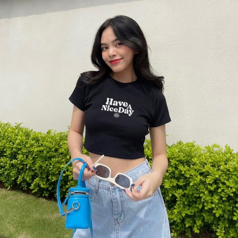 Áo croptop thêu chữ have a nice day