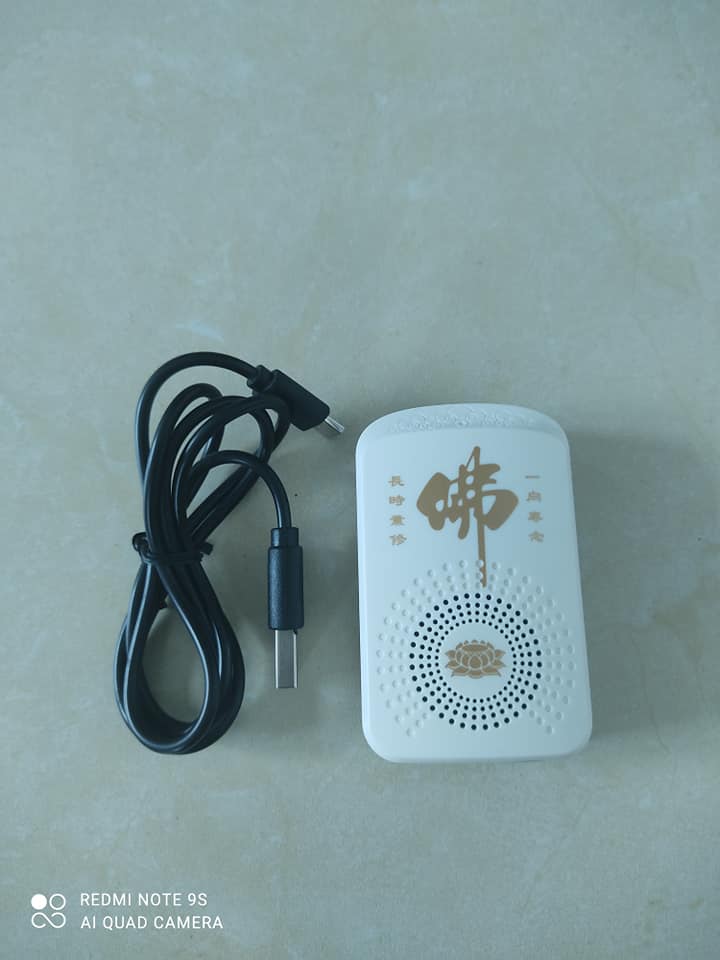 Đài niệm phật mini ADIDAPHAT cất trong người, có sẵn bài niệm phật hoặc lắp thẻ nhớ theo nhu cầu (SALE)