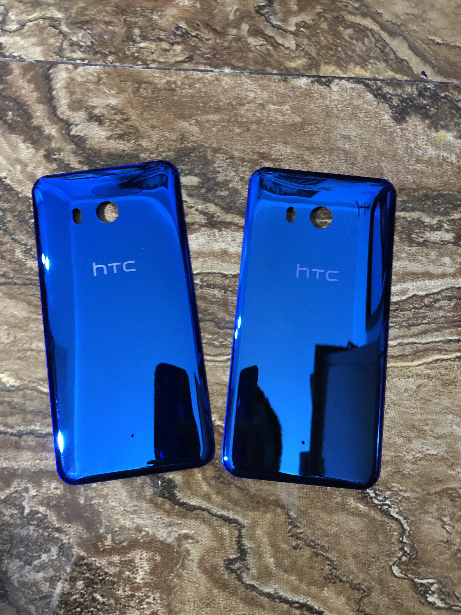 Nắp lưng pin điện thoại htc u11