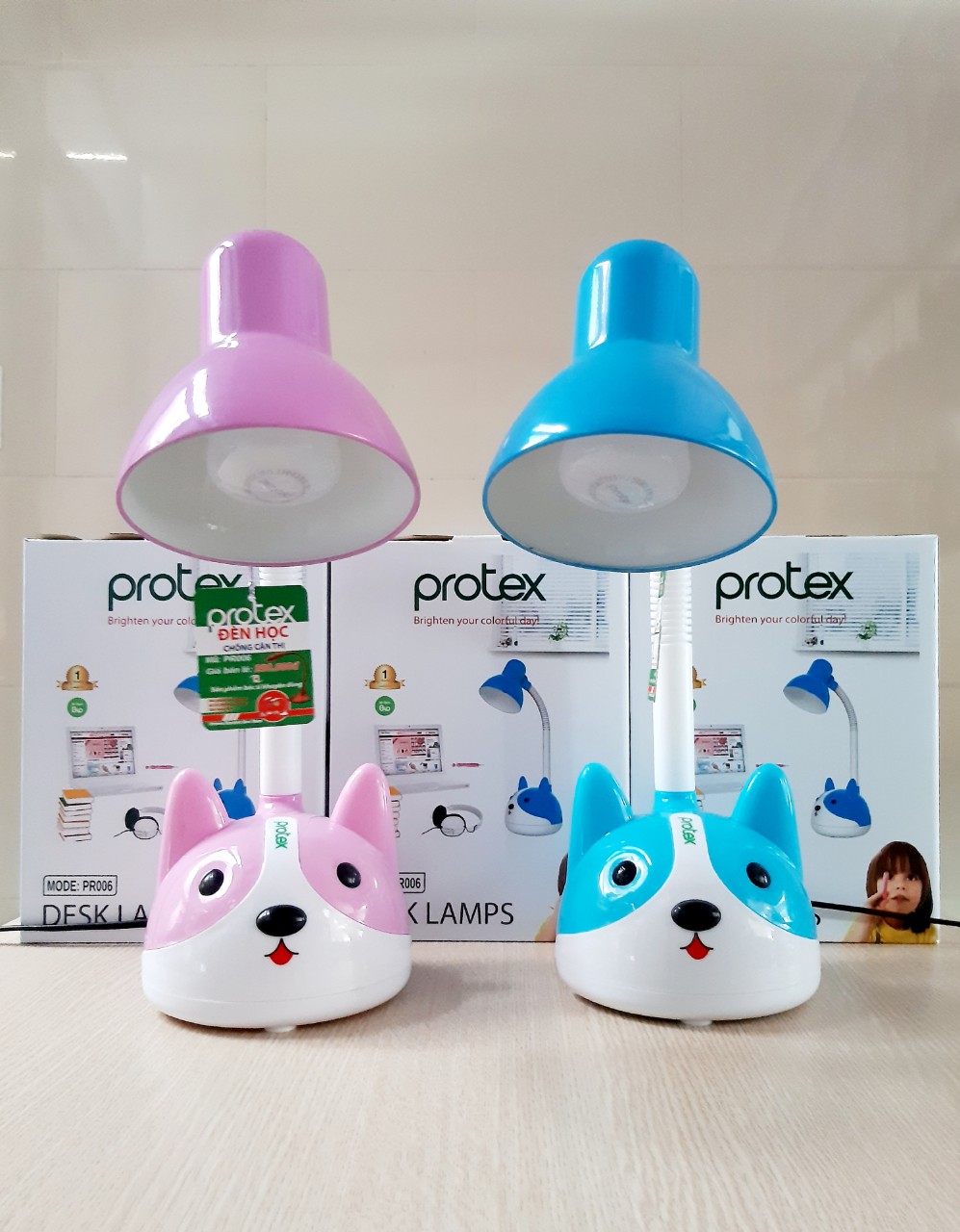 Protex đèn bàn chống cận thị pr006