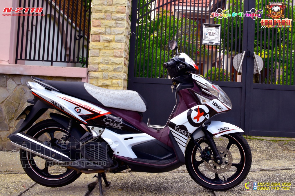 Tem Trùm Xe Novo 5 Fox Đen Trắng Đỏ